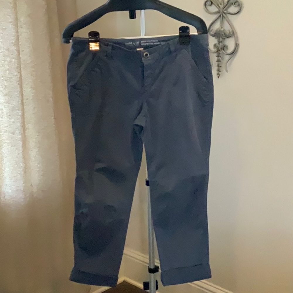 Gap khakis